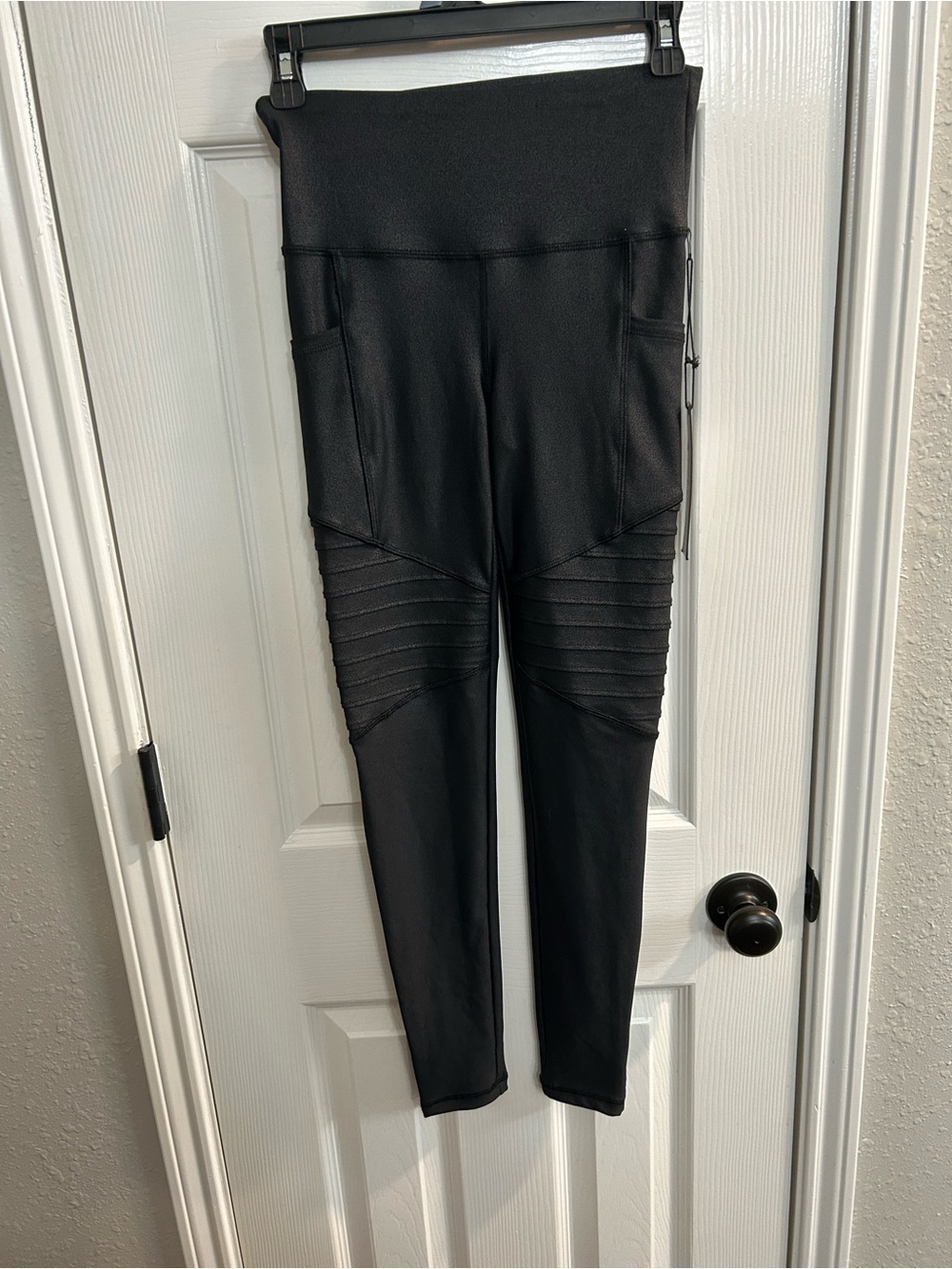 Mono B Leggings Womens Size XS Black Stretch Pockets NWT
